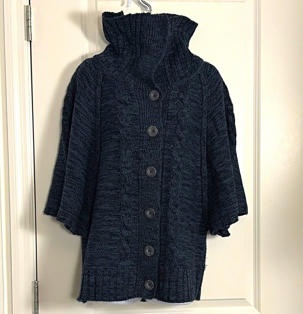 Carolyn Taylor Women’s Cable Knit Button Front Collared Cape Sweater M